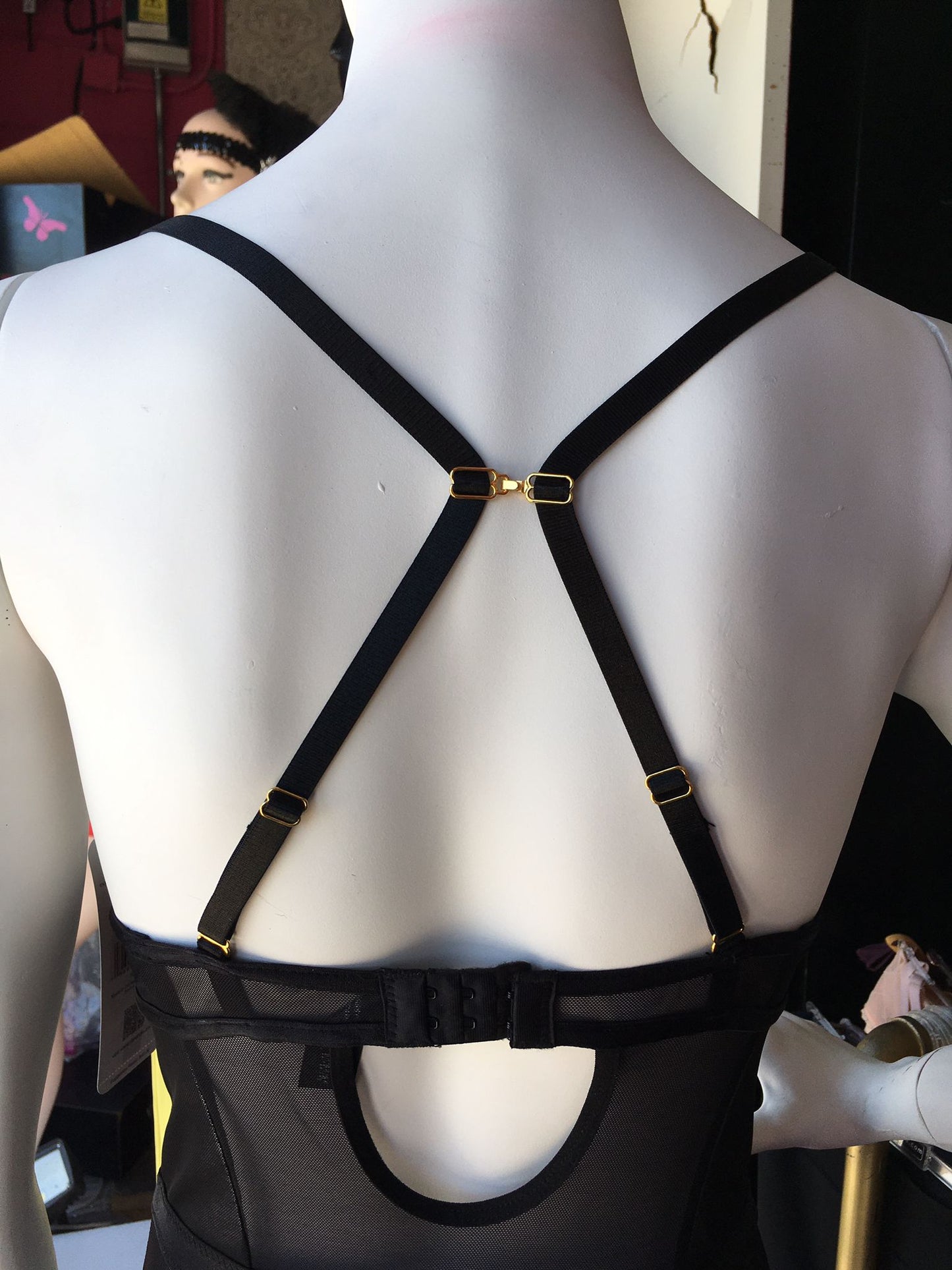 Body elegante en tanga color negro.