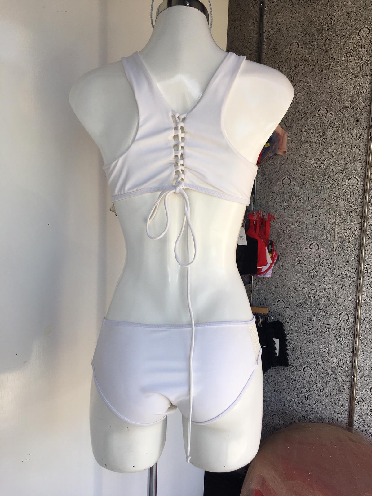 Traje de baño con encaje