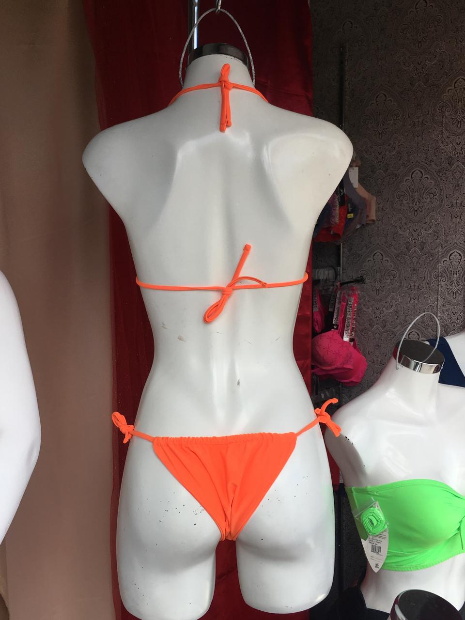 Traje de baño naranja
