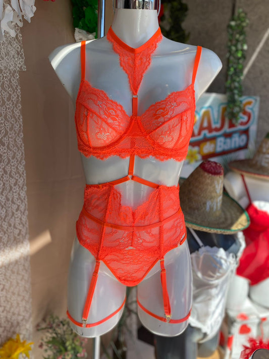 Coordinado de encaje con ligas