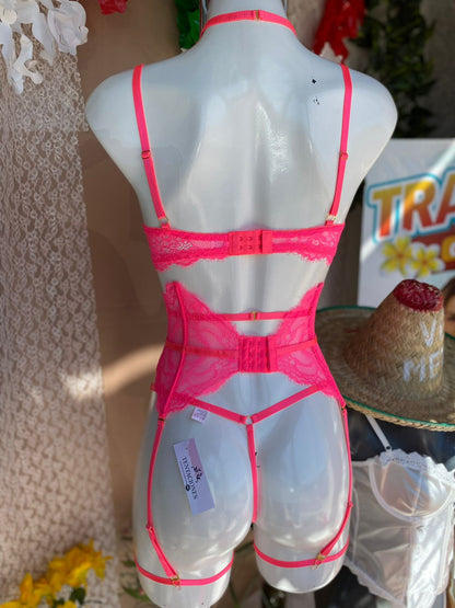 Coordinado de encaje con ligas