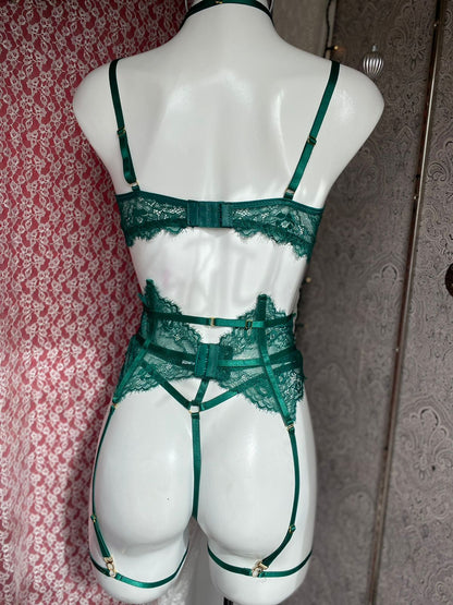 Coordinado de encaje con ligas