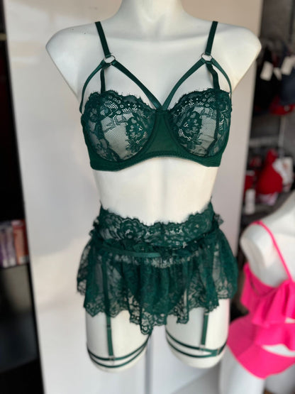 Conjunto verde con falda