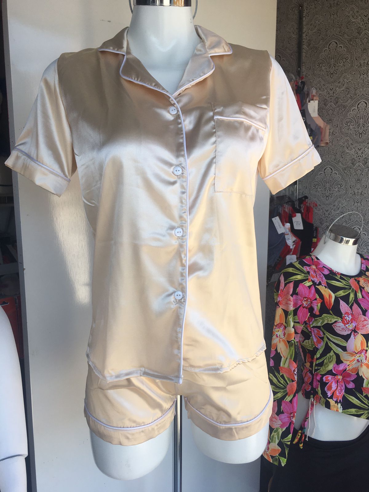 Pijama tipo Satin manga corta