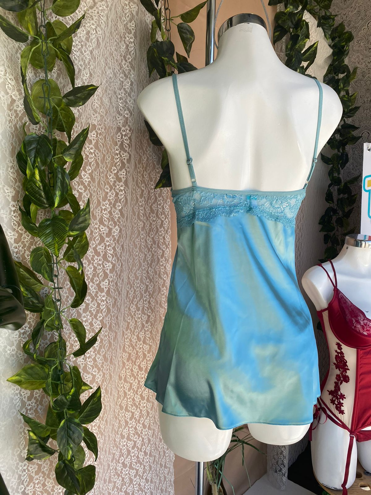 Top encaje y satin con cachetero