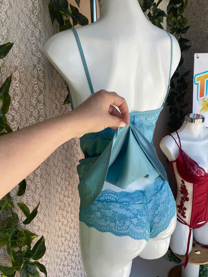 Top encaje y satin con cachetero