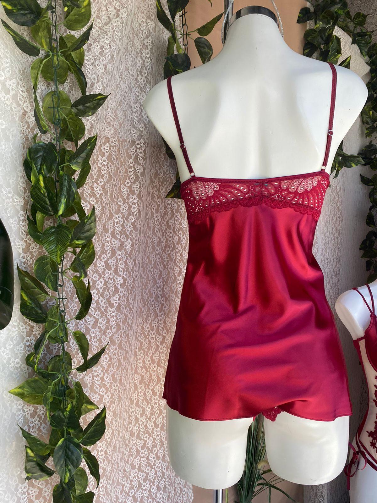 Top encaje y satin con cachetero