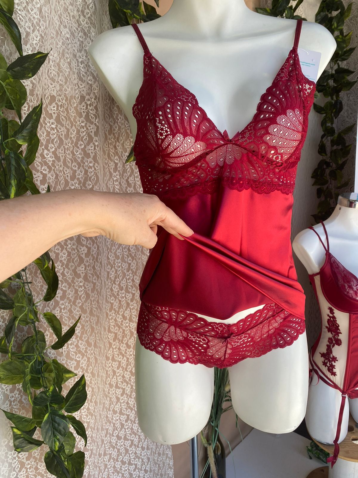 Top encaje y satin con cachetero