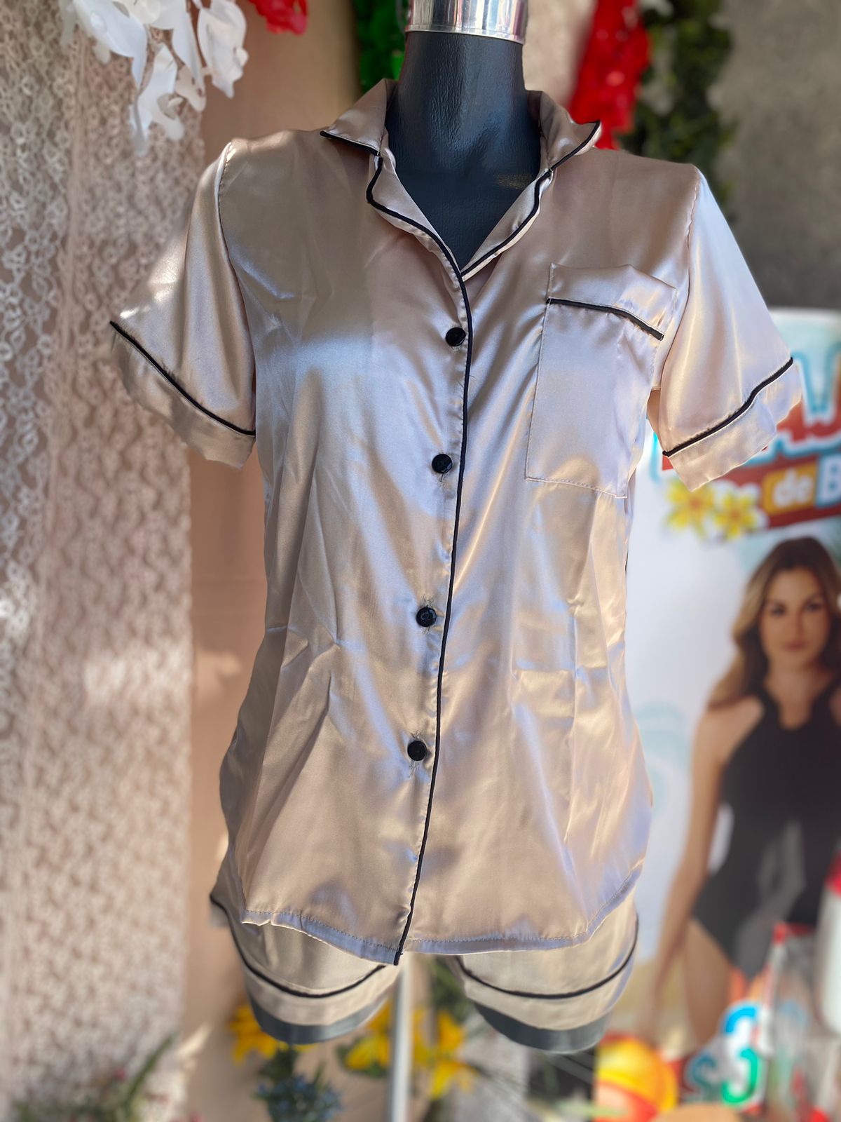 Pijama tipo Satin manga corta
