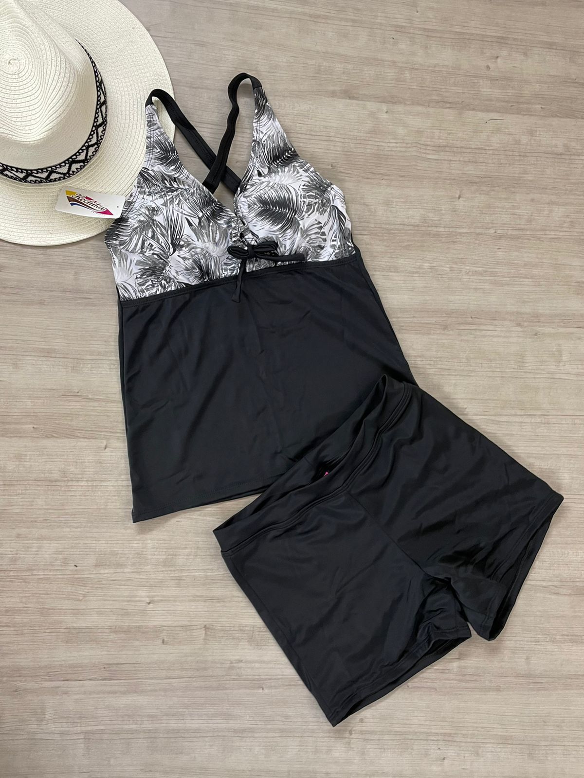 Traje de baño con short