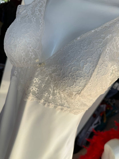 Top encaje y satin con cachetero