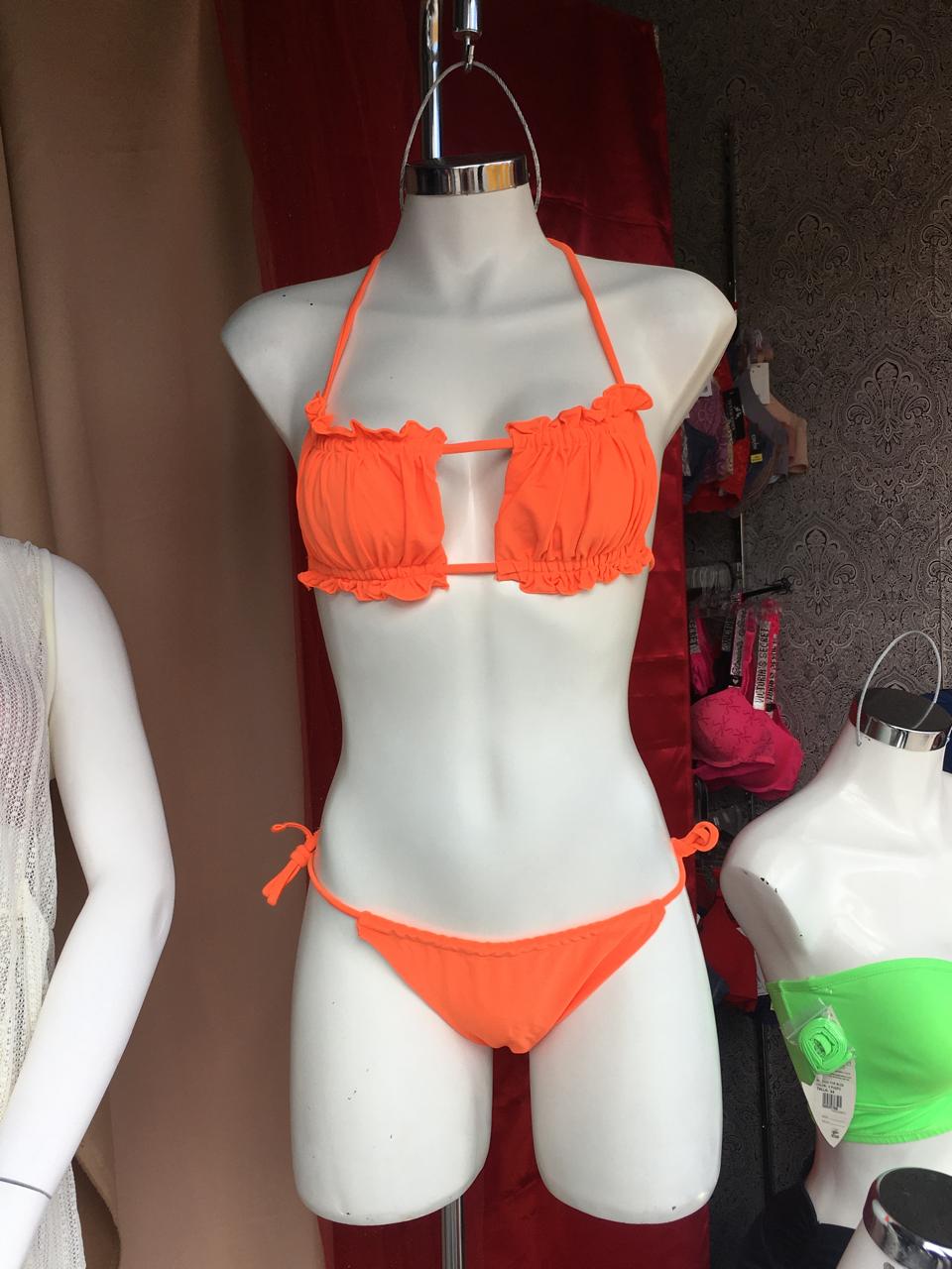 Traje de baño naranja
