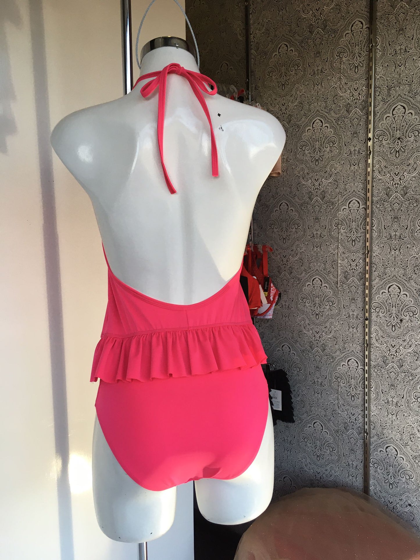 Traje de baño con olan