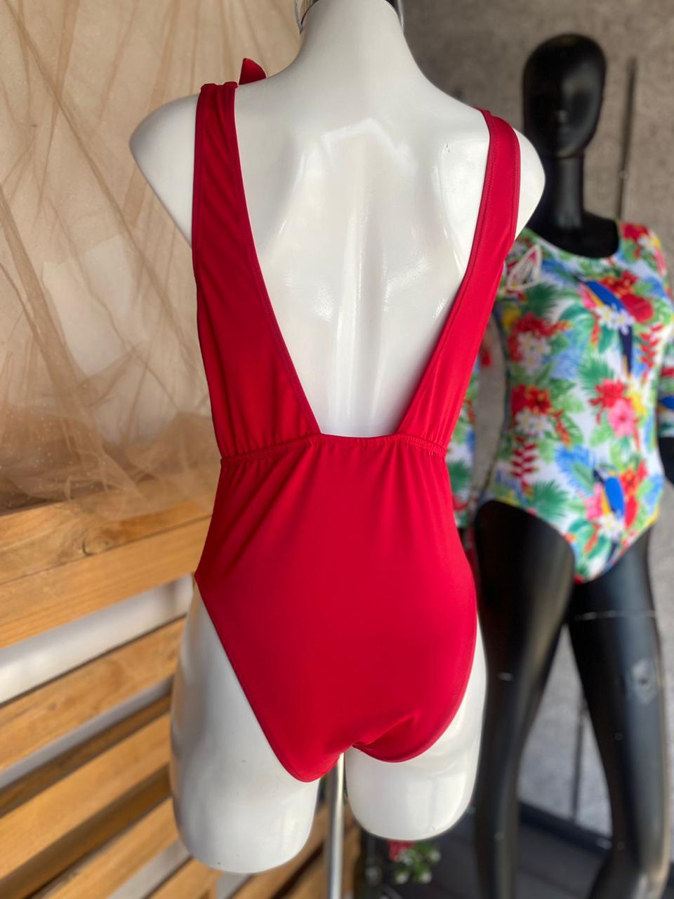 Traje de baño escote en V